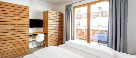 Apartment | 2 bedrooms, individually furnished, bed sheets