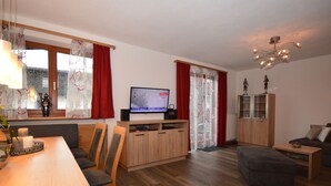 Apartment | Wohnzimmer | DVD-Player