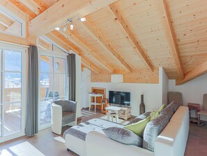 Living room - Luxury Apartment in Brixen (Brixen im Thale)