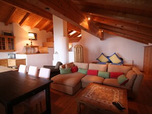 Living room - Beautiful Mansion in Kirchberg Near Ski Area Kirchberg (Kirchberg in Tirol)