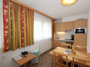Apartment | Private kitchen - Apartment in Kaltenbach Near Ski Lift (Stumm)