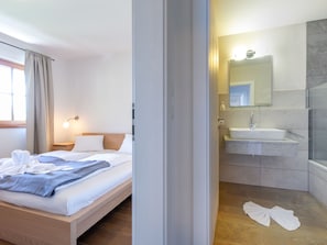 Lägenhet | 2 sovrum, unika möbler och sängkläder