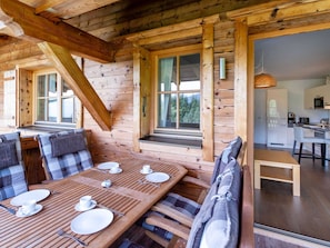 Apartment | Dining