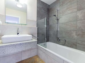 Apartment | Bathroom - Apartment in Mittersill Near Ski Bus & Slopes (Mittersill)