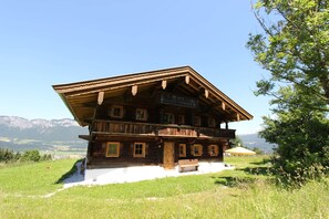 Exterior - Cozy Chalet in Sankt Johann in Tirol near Ski Area (Sankt Johann in Tirol)