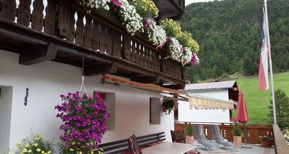 Chalet in Vent Near Stablein Ski Lift
