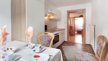 Apartment | Dining