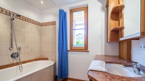 Bathroom - Cosy Apartment in Kirchberg With Private Terrace (Kirchberg in Tirol)