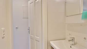 Chalet | Badezimmer | Dusche, Handtücher