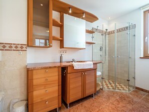 Apartment | Bathroom - Charming Apartment in Kirchberg With Private Garden (Kirchberg in Tirol)