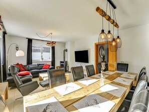 Dining - Luxury Holiday Home in Brixen im Thale Near Ski Area (Brixen im Thale)