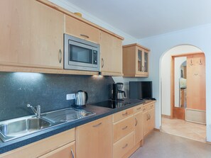 Apartment | Private kitchen | Dishwasher, highchair