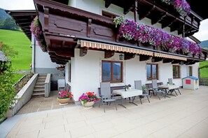Apartment | Balcony - Apartment Brixen Near Ski Lift (Brixen im Thale)