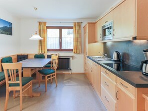 Apartment | Dining - Apartment Brixen Near Ski Lift (Brixen im Thale)