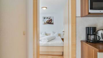 Apartment | 2 bedrooms, individually furnished, bed sheets