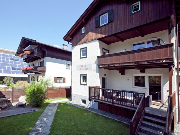 Exterior - Modern Apartment in Kitzbuhel With Barbecue (Kitzbuehel)