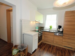 Lägenhet | Eget kök | Barnstol