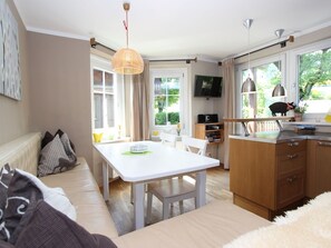 Villa | Living room - Beautiful Villa in Kitzbühel With Roofed Terrace (Kitzbuehel)