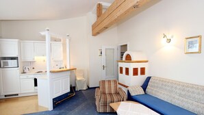 Apartment | Living room - Modern Apartment With Garden in Tyrol (Sankt Johann in Tirol)