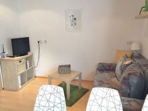 Apartment | Living room - Fabulous Apartment in Tyrol near Ski Slopes & Lake (Brixen im Thale)