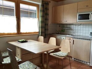 Apartment | Dining - Fabulous Apartment in Tyrol near Ski Slopes & Lake (Brixen im Thale)