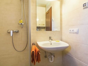 Apartment | Bathroom