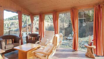 Chalet | Living room | Fireplace