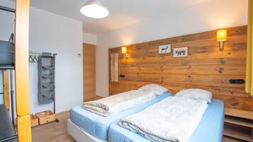 Apartment | 3 bedrooms, bed sheets