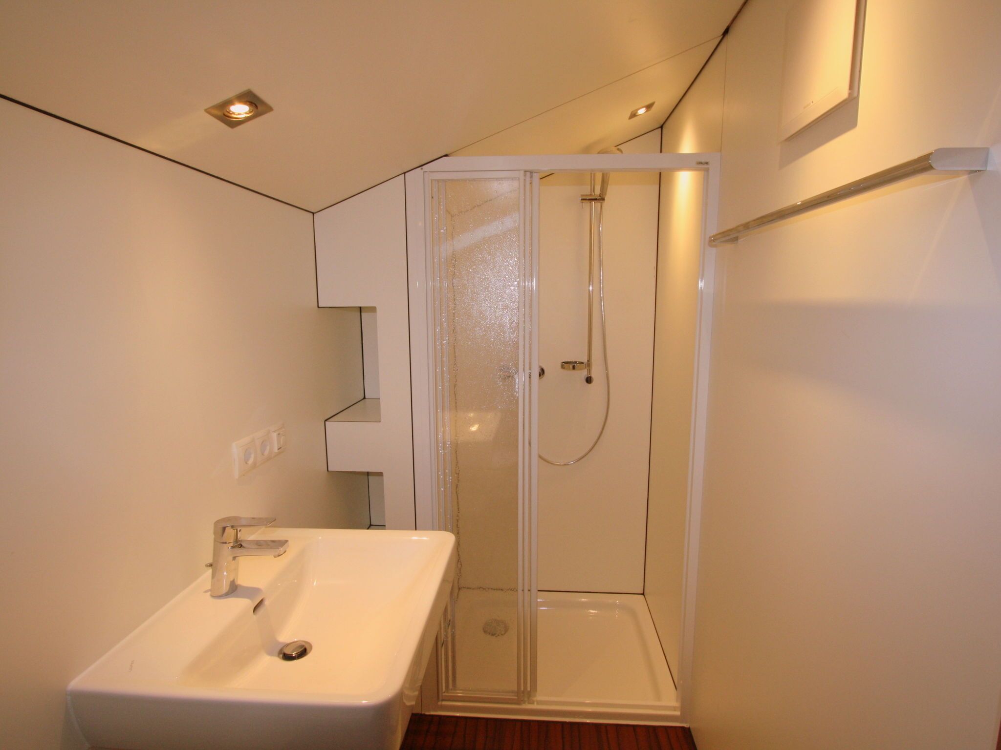 Apartment | Badezimmer | Dusche
