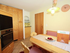 Apartment | Eigene Küche | Wasserkocher mit Kaffee-/Teezubehör, Kühlschrank, Mikrowelle, Ofen