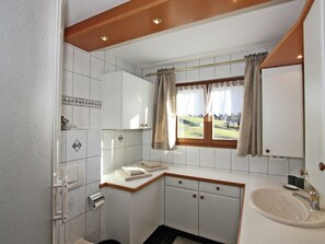Apartment | Badezimmer | Dusche, Handtücher