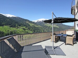 Apartment | Balcony - Comfortable Apartment Near Ski Area in Fließ (Fliess)