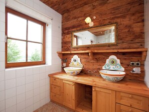 Ferienhaus | Badezimmer
