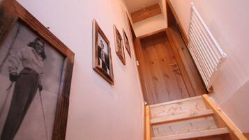 4 Schlafzimmer, individuell eingerichtet, Bettwäsche