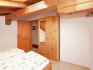 4 bedrooms, individually furnished, bed sheets - Chalet in Kirchberg Near Ski Lift (Kirchberg in Tirol)