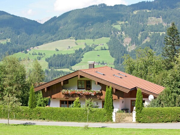 Exterior - Chalet in Kirchberg Near Ski Lift (Kirchberg in Tirol)