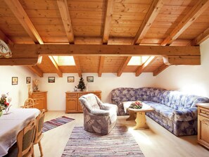 Apartment | Living room - Chalet in Kirchberg Near Ski Lift (Kirchberg in Tirol)