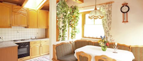 Apartment | Eigene Küche | Hochstuhl