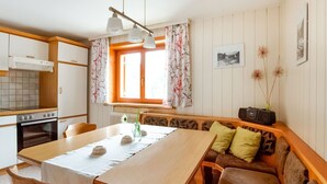 Dining - Lovely Apartment near Ski Area in Silbertal (Silbertal)