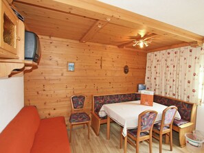 Apartment | Dining