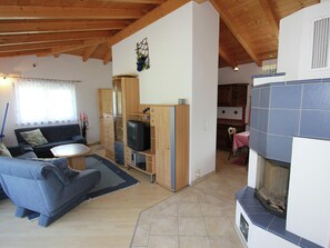 Chalet | Living room | Fireplace - Cozy Chalet With Balcony in Imst (Imst)