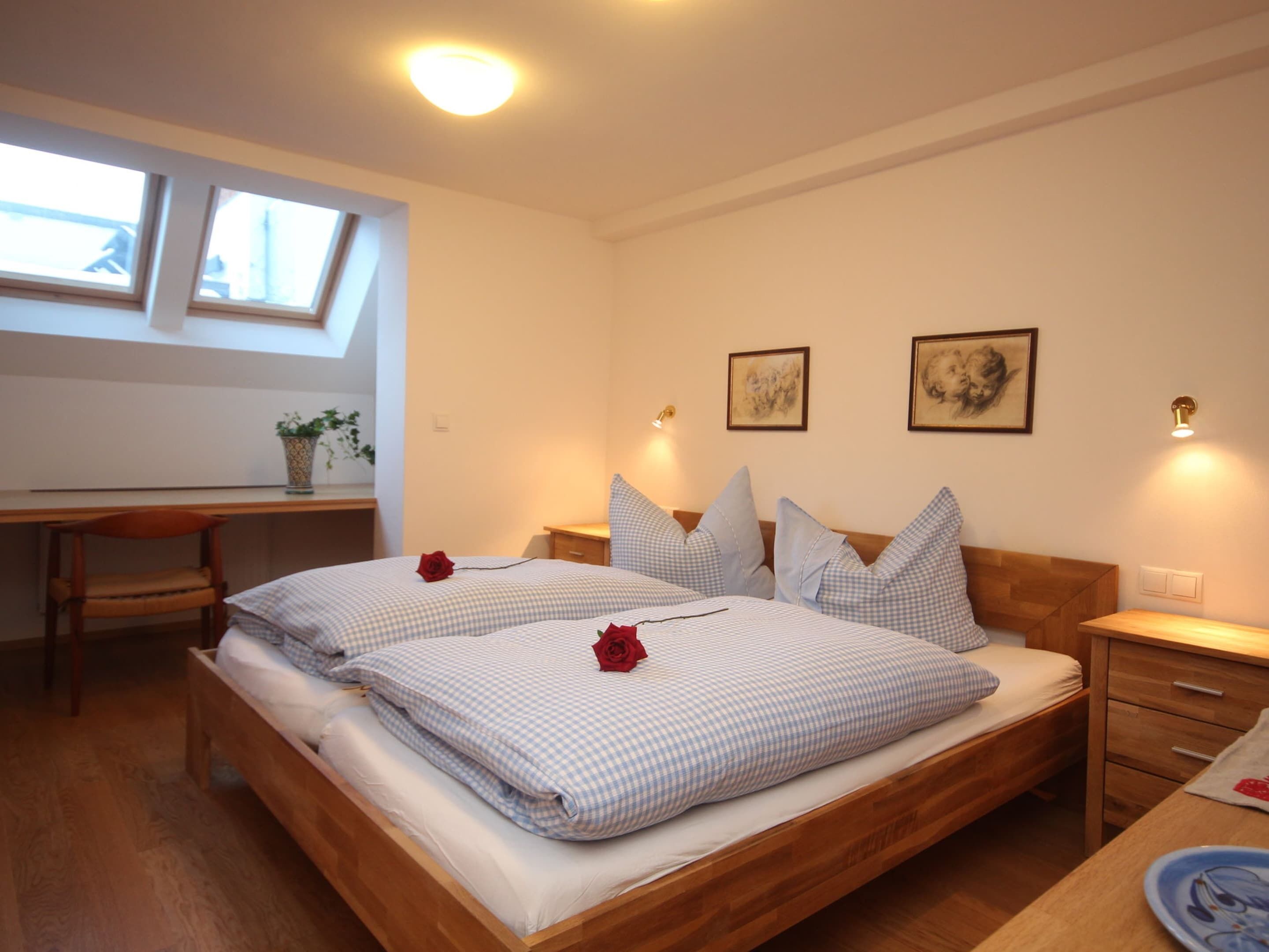 Căn hộ | 2 phòng ngủ, bộ trải giường 