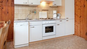 Private kitchen - Cozy Apartment with Sauna near Ski Area in Silbertal (Silbertal)
