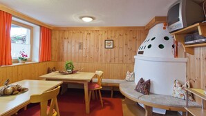 Living room - Spacious Apartment near Ski Area in Längenfeld (Laengenfeld)