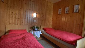 4 bedrooms, individually furnished, cots/infant beds, bed sheets
