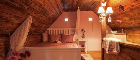 Apartment | 3 bedrooms, individually furnished, bed sheets
