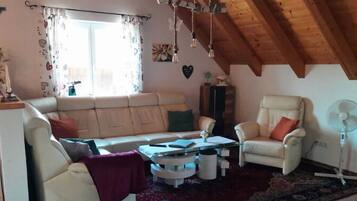 Apartment | Living area | Fireplace