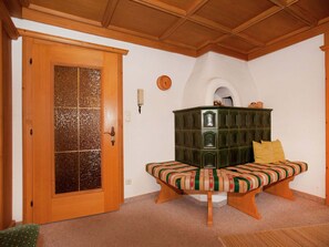 Apartment | Dining - Apartment in Pettneu Near St. Anton Ski Slopes (Pettneu am Arlberg)