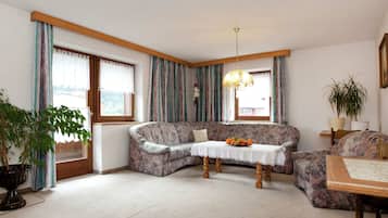 Apartment | 3 bedrooms, individually furnished, bed sheets