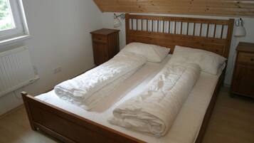 House | 2 bedrooms, individually furnished, bed sheets